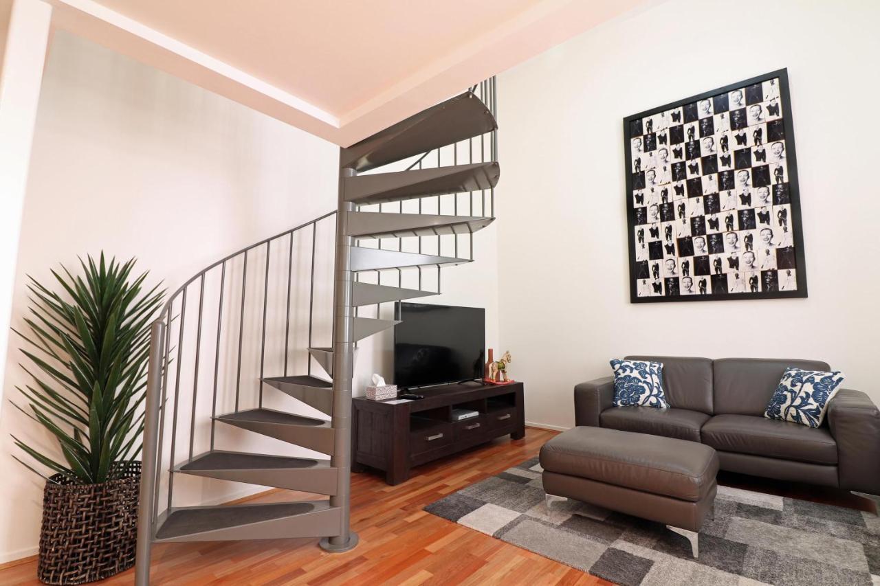 Warehouse Loft - Degraves St Cbd, Foxtel, Lift, 3rd Floor *