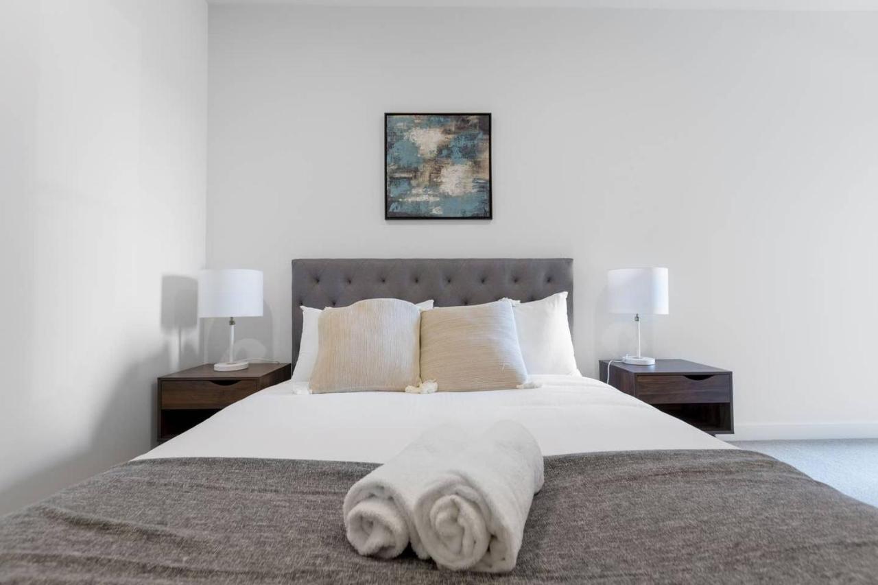 Perfect Location 2 Bdrs Apartment@glen Waverley Apartment *