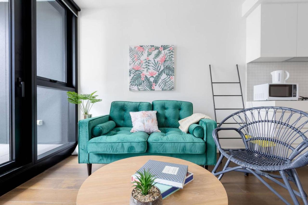 Perfect Location 2 Bdrs Apartment@glen Waverley Apartment *