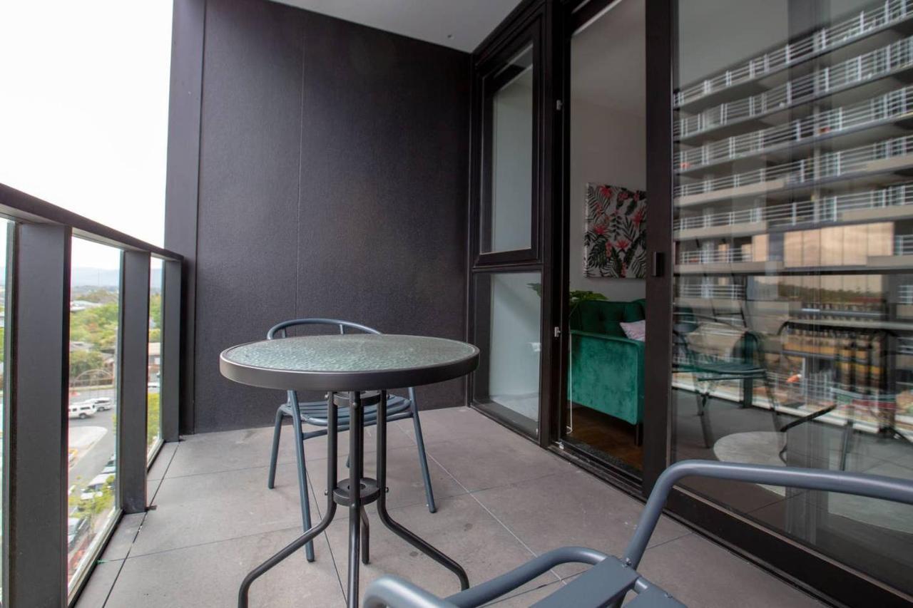 Perfect Location 2 Bdrs Apartment@glen Waverley Apartment *