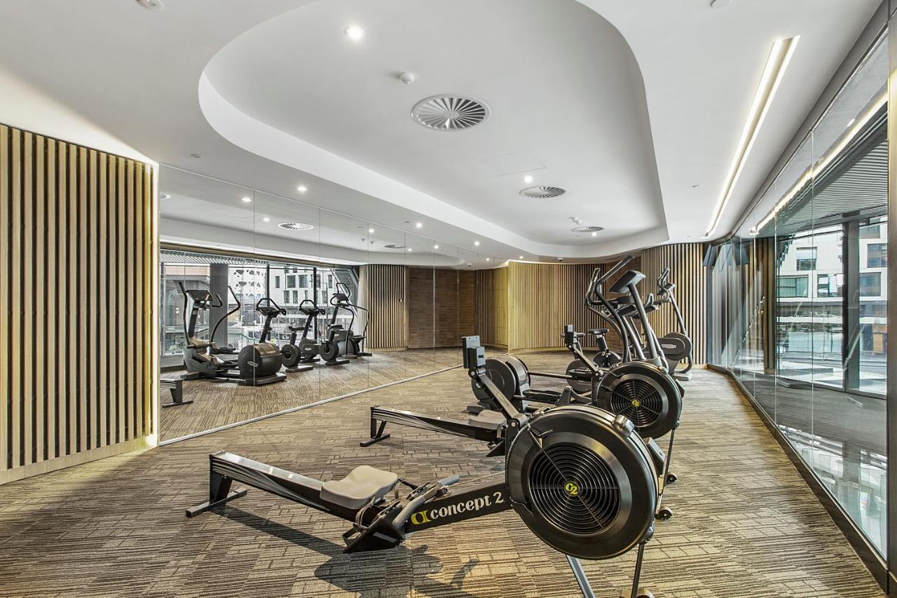 River Front Balcony Unit With View, Gym, Pool * Melbourne