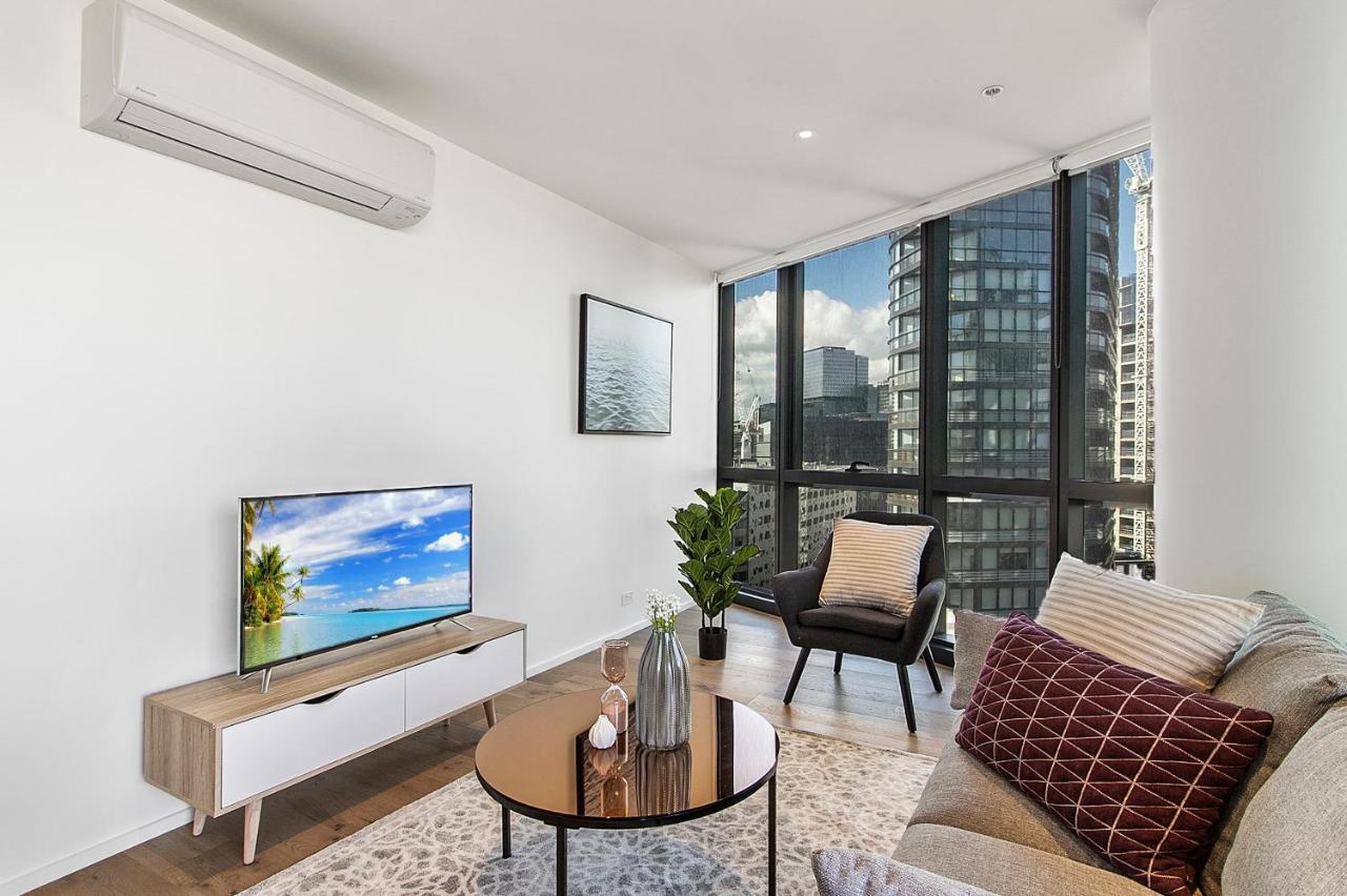 River Front Balcony Unit With View, Gym, Pool Apartment