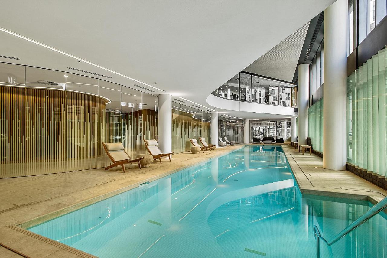 River Front Balcony Unit With View, Gym, Pool Apartment *