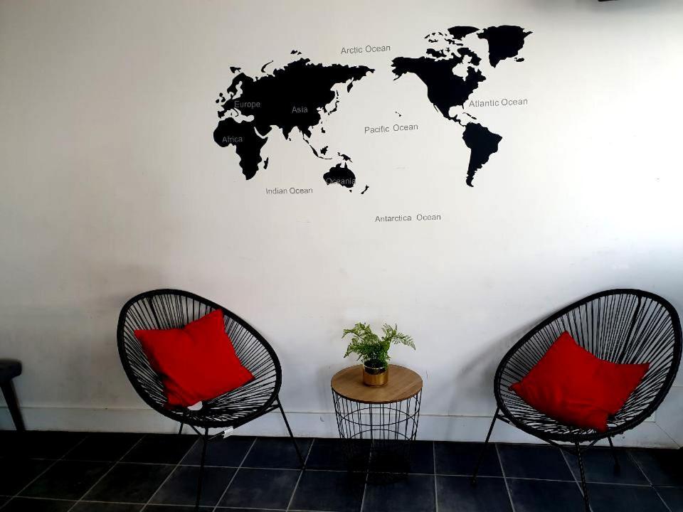 Ozihouse Collingwood Hostel *