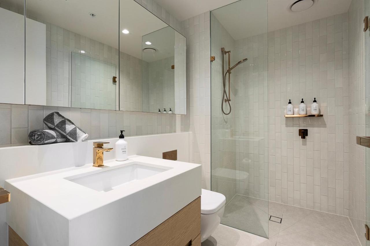 Luxuria - Collins House * Melbourne