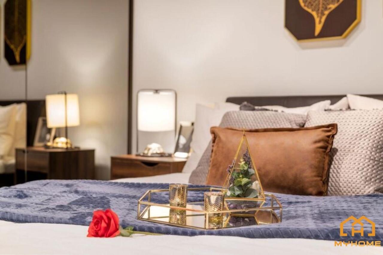 Collins House -myhome Aparthotel *