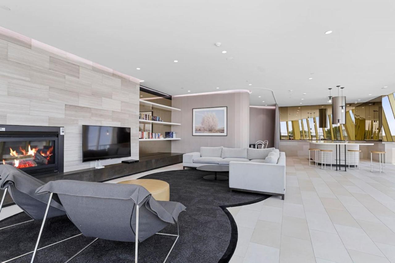 Yarra - Yarra Toorak Rd & Chapel St. Pool, Gym & Parking Apartment