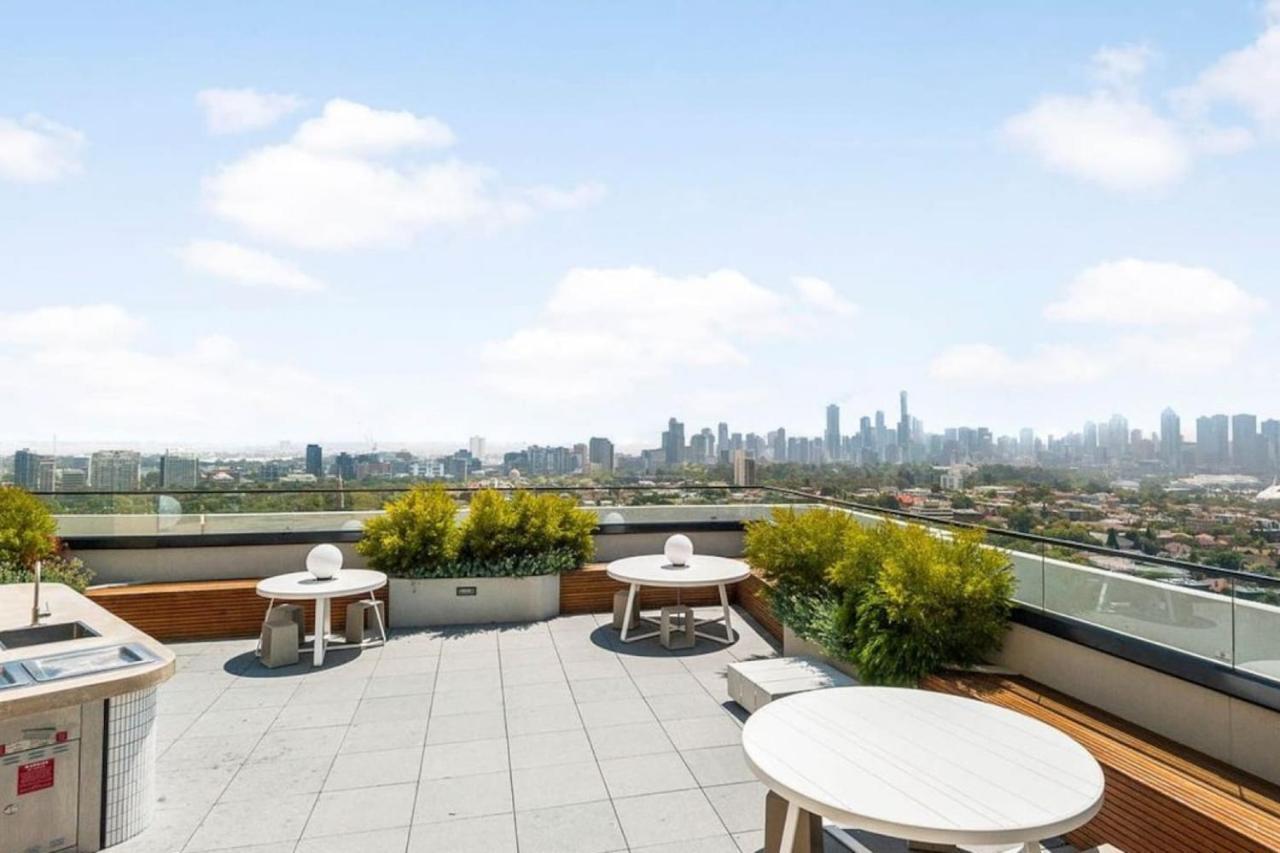 Yarra - Yarra Toorak Rd & Chapel St. Pool, Gym & Parking Apartment *