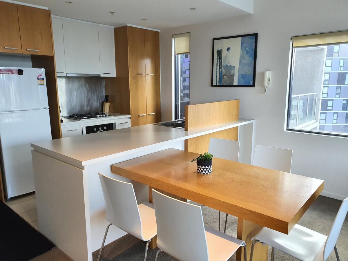 Apartment Harbour Escape Docklands Melbourne
