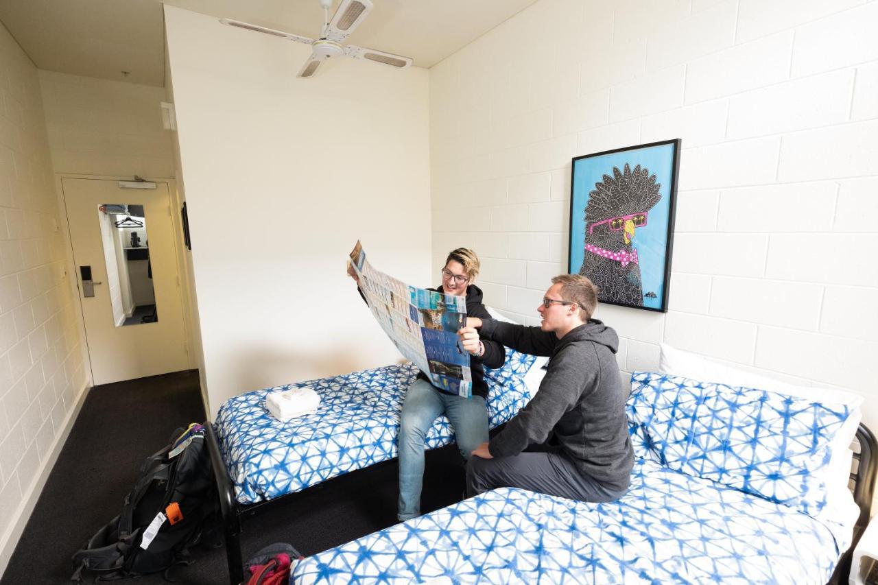 Metro Yha * Melbourne