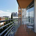 Extra Large 2 Bedroom Apartment In Melbournes Southbank