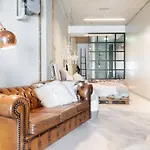 Architectural Home, Pool Oasis/ Steps From Trendy Chapel St.