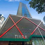 Spacious Family-Sized 2Br Apt Near Crown Casino + Carpark On Site