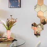 Ultimate Comfort Gem In St Kilda 301