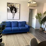 Condo Moments To Elwood Beach And Village