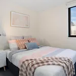 A Comfy & Cozy 2Br Apt Near Flemington Races
