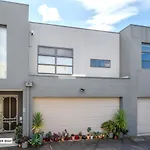 Staycentral - Tranquil Spacious Townhouse