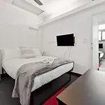 Conveniently Located 6 Bedroom Unit