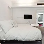 Conveniently Located 6 Bedroom Unit