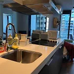 City-View High Rise 2Br Apt W/Pool, Sauna Gym, Library Near Southern Cross Station Melbourne Cbd