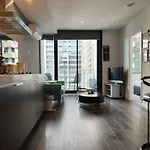 City-View High Rise 2Br Apt W/Pool, Sauna Gym, Library Near Southern Cross Station Melbourne Cbd