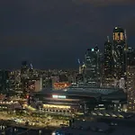 West Side Place Melbourne Cbd W/Balcony, City Views + Pool, Sauna & Gym