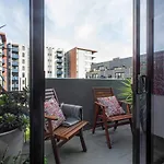 Contemporary Comfort Between Fitzroy And Carlton