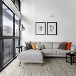 Metropolis Icon - Bourke Street Heritage Hideaway