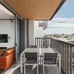 Smith Street Crossing - Central City-View Serenity