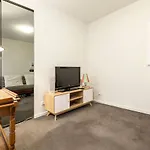 City-Edge Living In Trendy North Melbourne