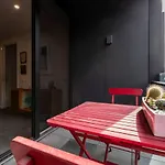 City-Edge Living In Trendy North Melbourne