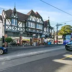 Sophisticated Art Deco In The Heart Of Toorak