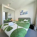 1 Brm 1 Study, Southern Cross, Garden View, Lvl 45