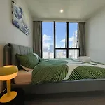 1 Brm 1 Study, Southern Cross, Garden View, Lvl 45