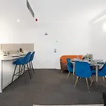 Large 2-Bedroom On Flinders