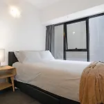 Large 2-Bedroom On Flinders