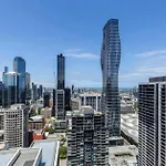City Lights & Manhattan Heights - A Gem In Melbourne