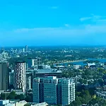Modern 3 Bedroom Apartment With Amazing Views