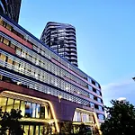 Melbourne Docklands Riverside Views