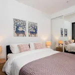 Bayside Living At The Hampton