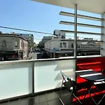 Explore Melbourne From This Chic 1Br In Windsor