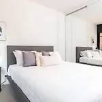 Modern Apartment In Flawless Fitzroy+Carpark