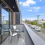 Contemporary Central Brunswick 2-Story Townhouse*