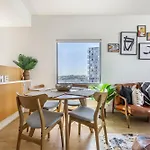 Vaquay Scandi Boho In Docklands
