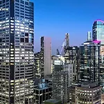 Superb 2 Bedroom Apartment In Melbourne Cbd