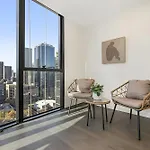 Modern City Apartment With Stunning Cbd Views