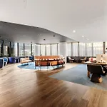Convenient One Bedroom Apartment In Docklands