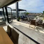 Modern 2Bed Penthouse In St Kilda With Parking & Spa