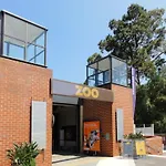 North Melbourne Retreat
