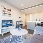 Batman 2Br2Ba Overlooking Stadium Pool Gym Park